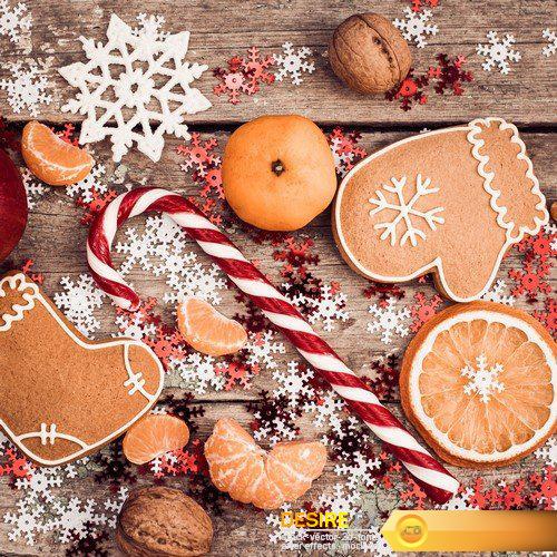 Winter composition with gingerbread cookies spices 7X JPEG