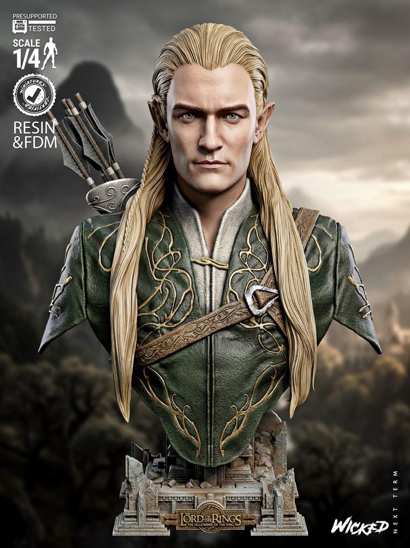 1:4 scale bust of Legolas from The Lord of the Rings, featuring blonde hair, pointed ears, green tunic with gold trim...
